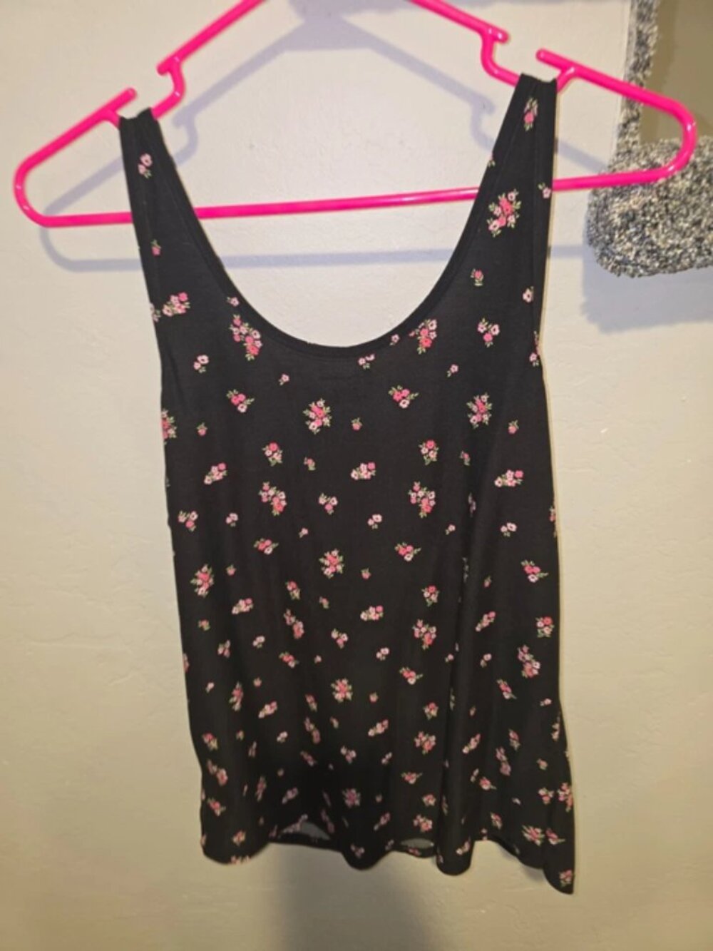 Tank Tops Womens XL Price per Item OBO for multiple Combined Ship Avail